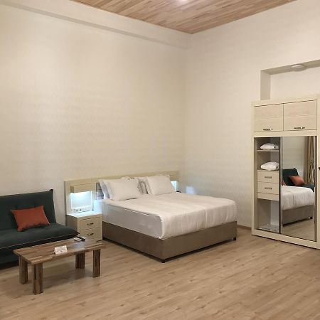 Full Comfort Apartment On Aghmashenebeli Tbilisi Exterior foto